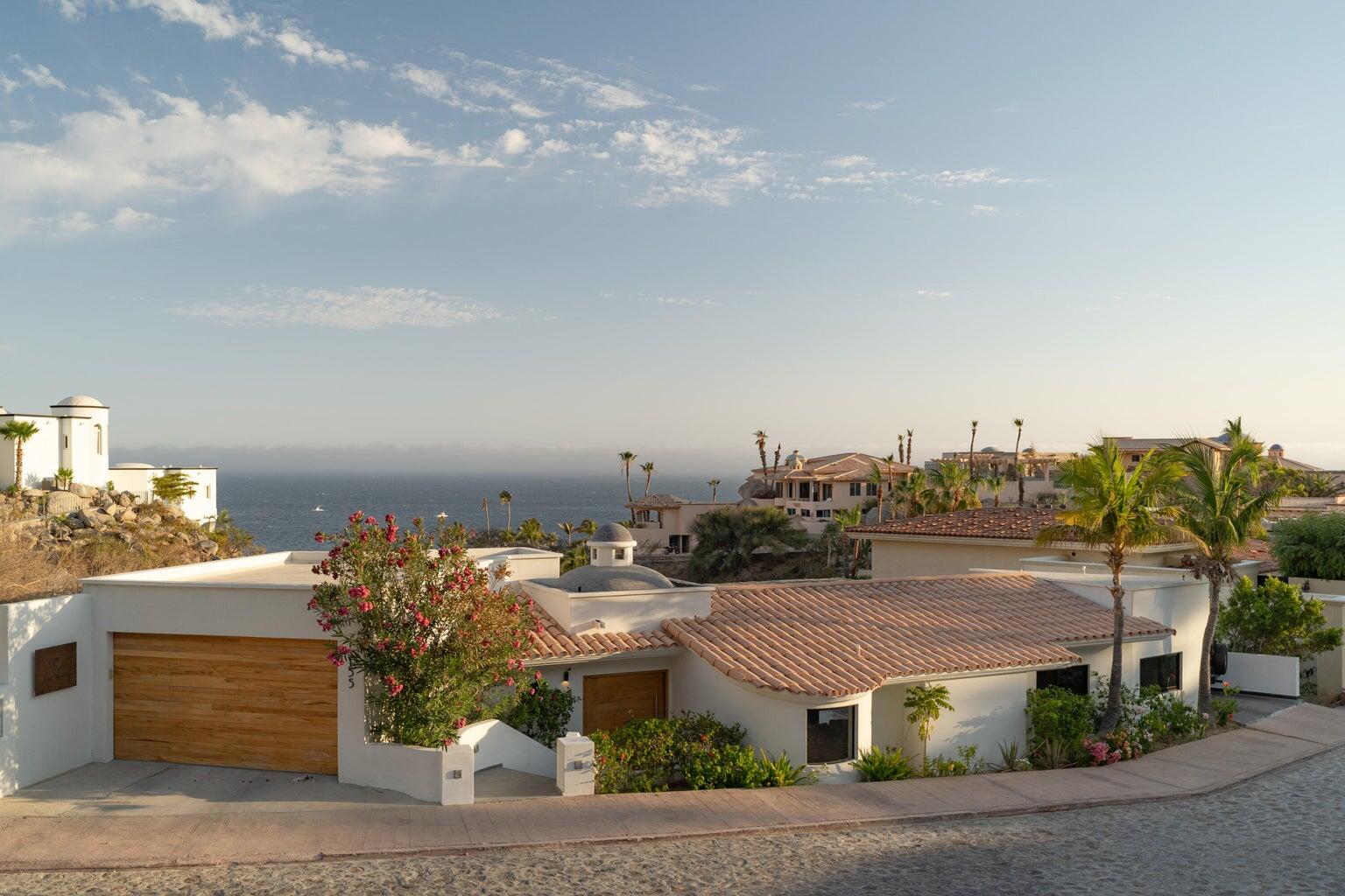 Los Cabos Santa Rosa Strategic Investment in El Zacatal: Dual-Unit Property with High ROI PotentialLocated just one block from the main Blvd. Dr. Ernesto Chánez Chávez, this property is a prime opportunity in one of San José del Cabo's high-demand rental markets. The building features two independent, spacious units designed for modern living.Unit A (2 Bedrooms): A generous layout ideal for small families or professionals. It features a full kitchen with a functional breakfast bar and a complete bathroom.Unit B (1 Bedroom): A cozy, efficient unit perfect for couples or individuals. Includes a kitchen with a built-in bar and a full bathroom. for sale