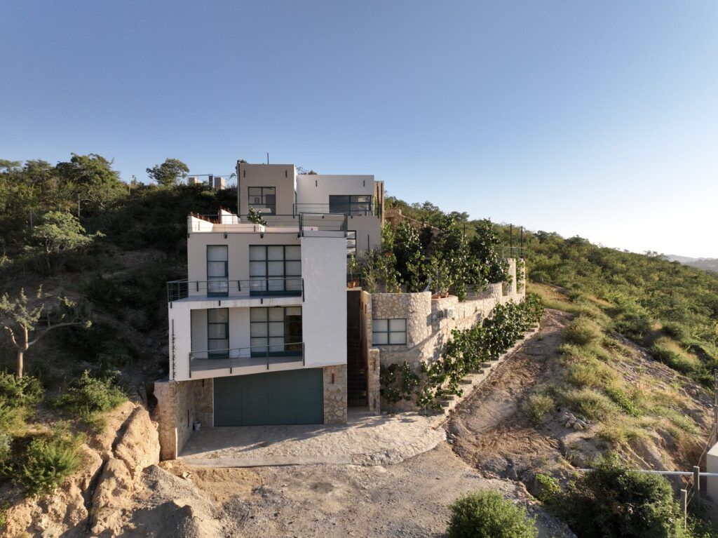 Los Cabos Residencial La Jolla Casa Tigre is located in La Jolla, a well-positioned community offering convenient access to San José del Cabo and the corridor. This house has ocean – 21 Calle Once, San Jose del Cabo, BS