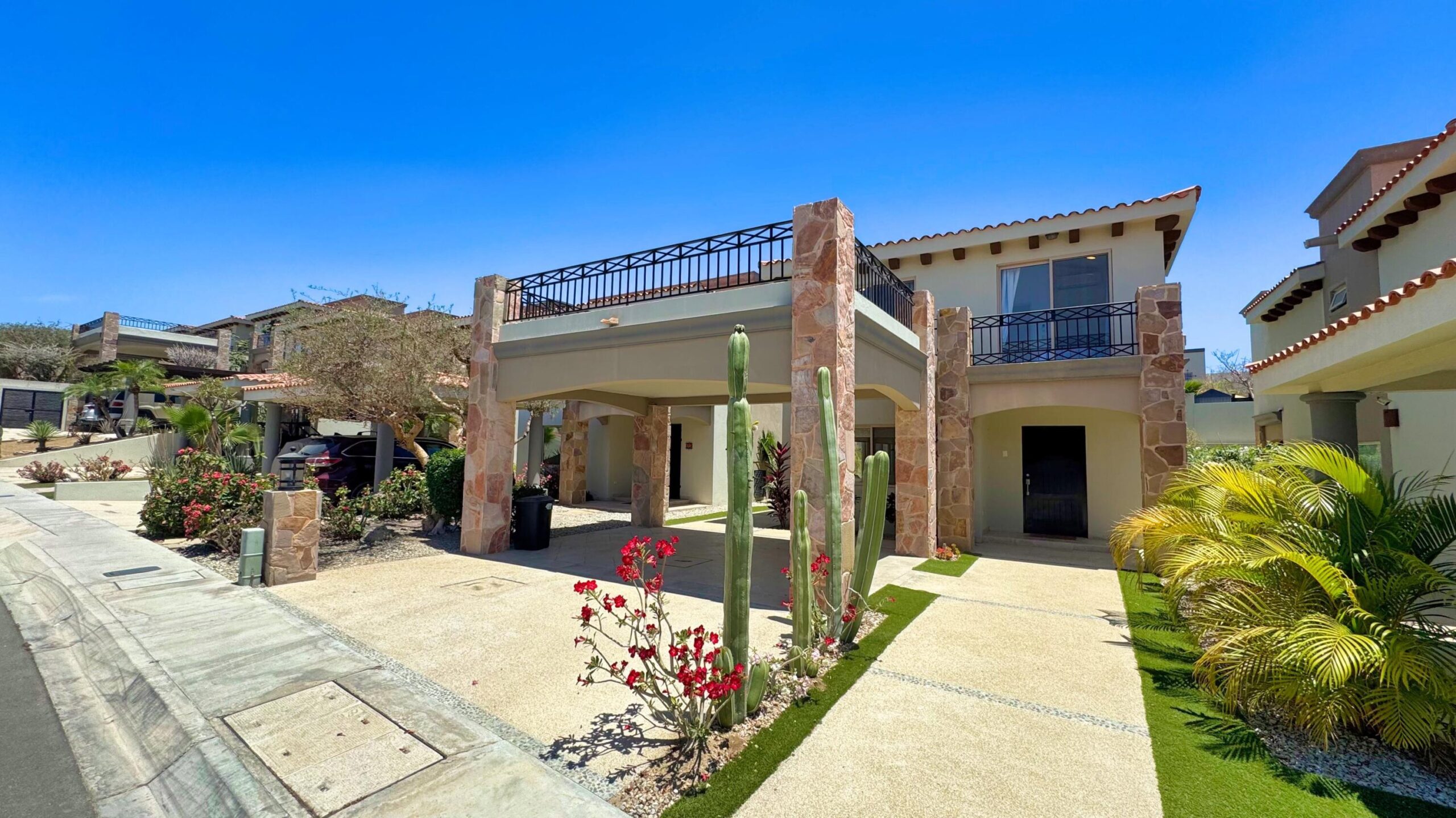 Los Cabos Terranova Beautiful turnkey two-story corner home located in the gated community of Terranova Residencial. The main level offers an inviting living and dining area, a kitchen with granite countertops and pantry. Also a flex room ideal as a guest bedroom or home office.The second level features three bedrooms, including a spacious primary suite with walk-in closet, bathtub, and double vanity, plus two additional bedrooms connected by a Jack-and-Jill bathroom.Enjoy a private backyard with an 80 m² garden, swimming pool, and BBQ area, perfect for entertaining. The rooftop terrace with pergola and BBQ area offers beautiful sunset for sale