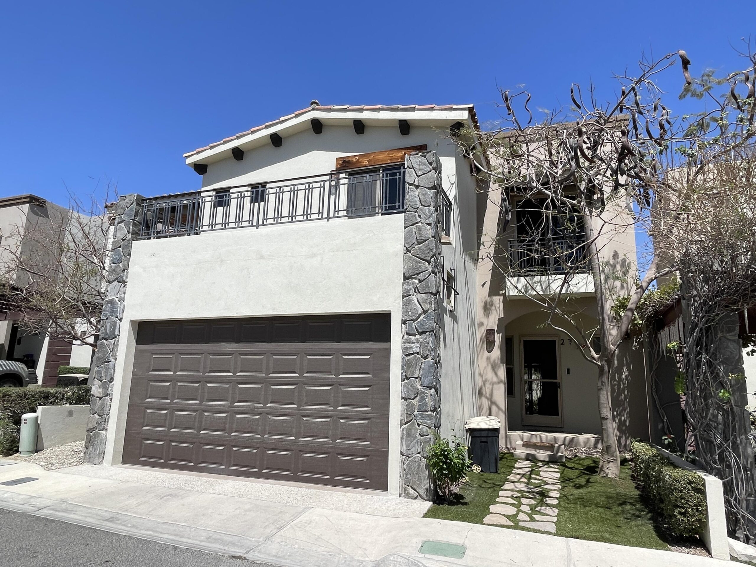 Los Cabos Terranova Beautiful turnkey two-story corner home located in the gated community of Terranova Residencial. The main level offers an inviting living and dining area, a kitchen with granite countertops and pantry. Also a flex room ideal as a guest bedroom or home office.The second level features three bedrooms, including a spacious primary suite with walk-in closet, bathtub, and double vanity, plus two additional bedrooms connected by a Jack-and-Jill bathroom.Enjoy a private backyard with an 80 m² garden, swimming pool, and BBQ area, perfect for entertaining. The rooftop terrace with pergola and BBQ area offers beautiful sunset for sale