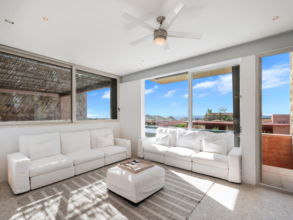 Los Cabos Residencial La Jolla Casa Tigre is located in La Jolla, a well-positioned community offering convenient access to San José del Cabo and the corridor. This house has ocean – 27 Manzana 3, San Jose Corridor, BS