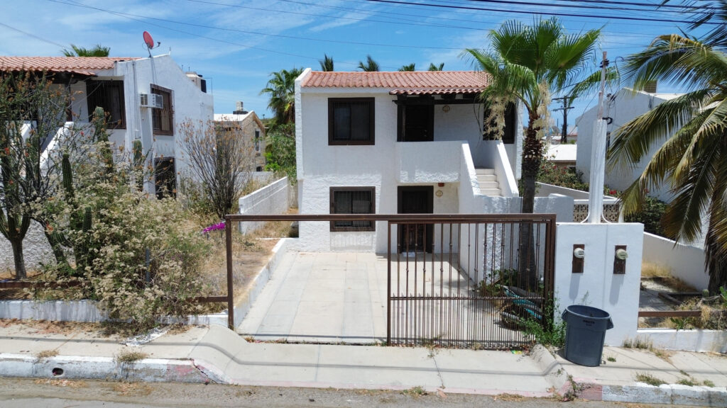 Los Cabos El Tule-Inland:General Pre-construction residence in Rancho Los Tules, Los Cabos. Features 4 bedrooms, each with a full bathroom and walk-in closet, offering privacy and comfort. Enjoy ocean – 3 Malvarrosa, San Jose del Cabo, BS