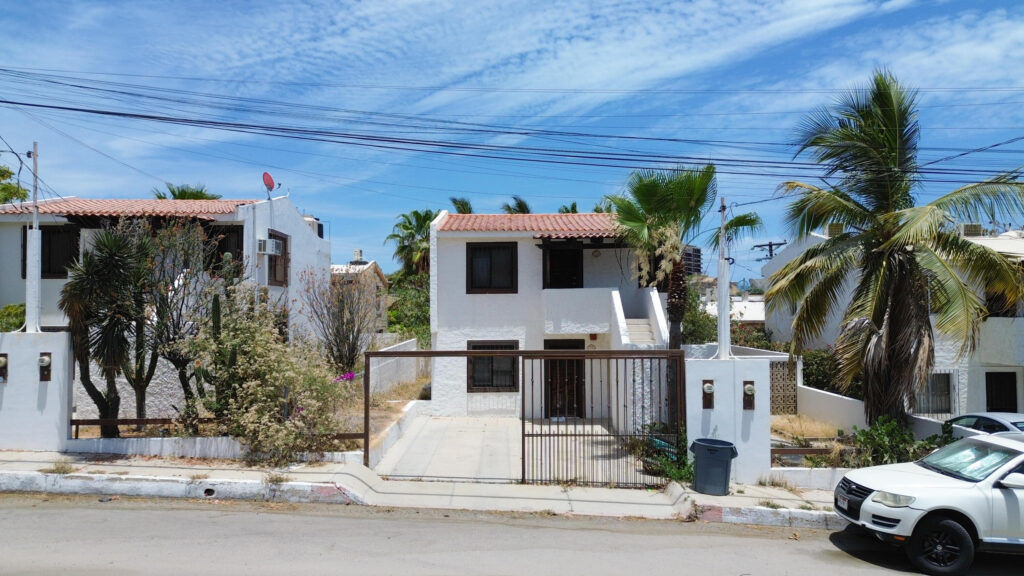 Los Cabos El Tule-Inland:General Pre-construction residence in Rancho Los Tules, Los Cabos. Features 4 bedrooms, each with a full bathroom and walk-in closet, offering privacy and comfort. Enjoy ocean – 33 Cirio, San Jose del Cabo, BS