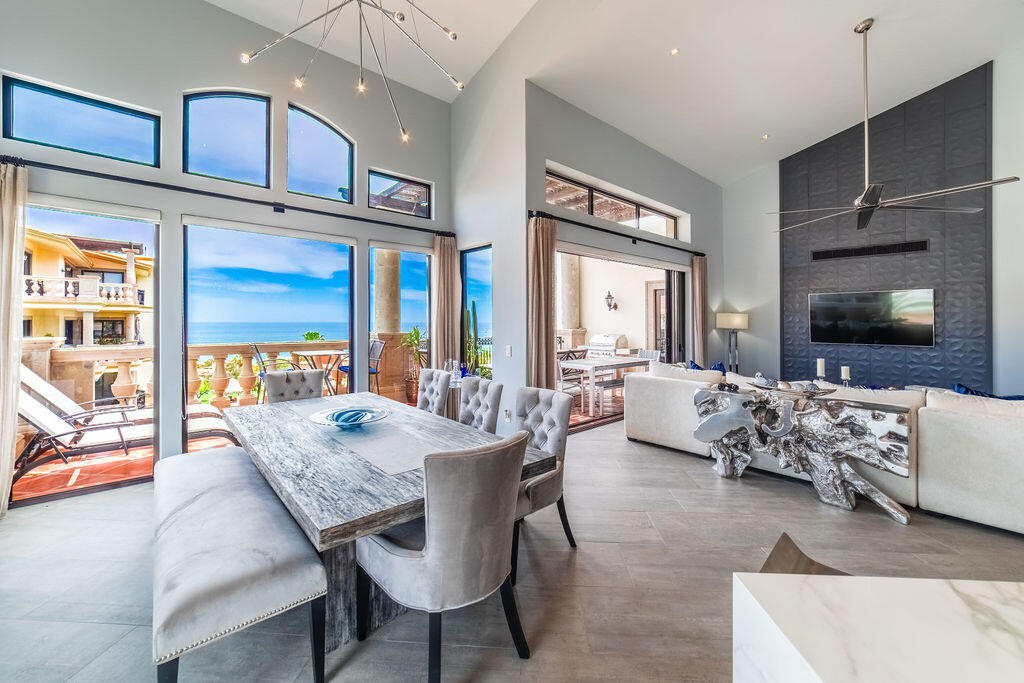 Los Cabos Hideaways Welcome to Hideaways San José del Cabo, an exclusive new development offering luxury condos with unobstructed 180° ocean and city for sale