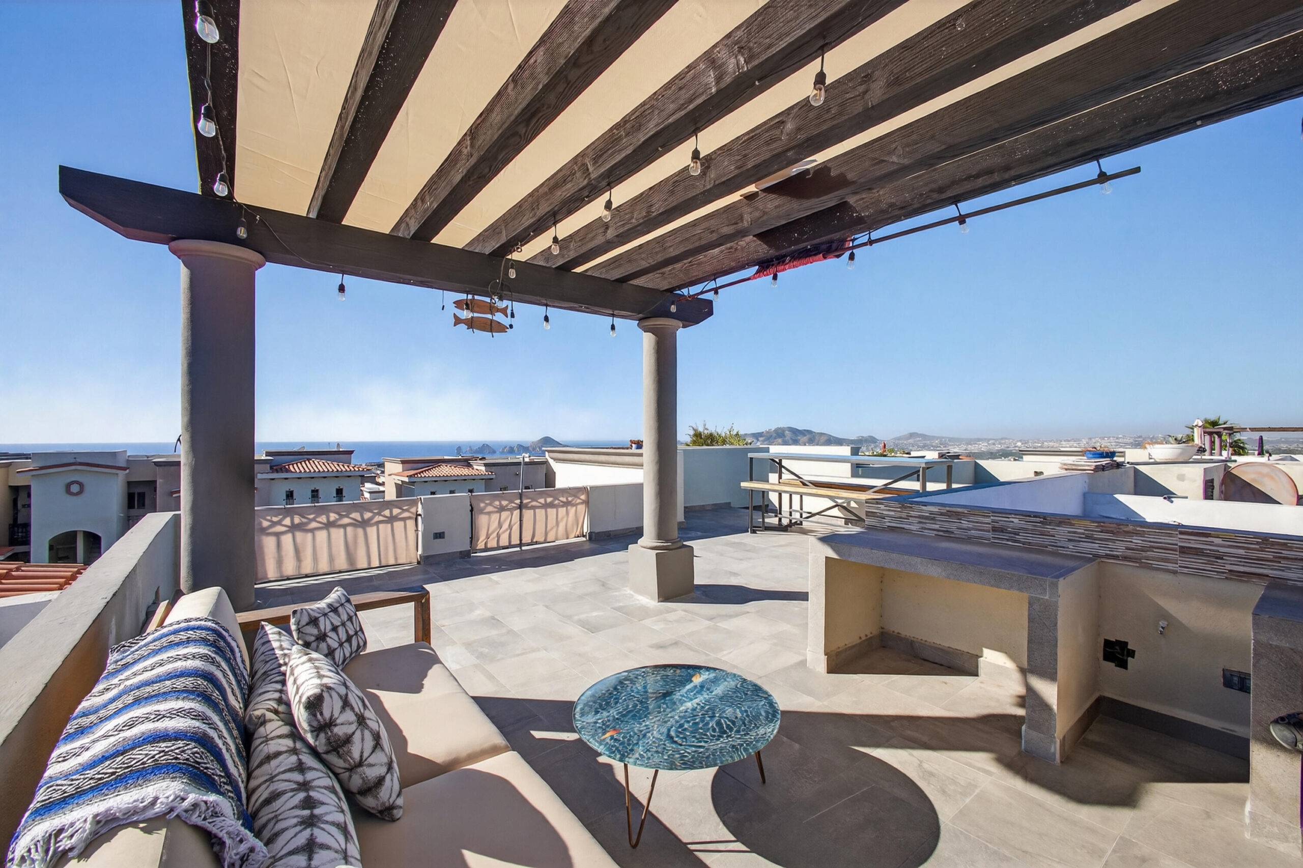 Los Cabos Vista Vella Ii This beautiful turn-key condo in Vista Vela II offers luxury and an unbeatable location. Enjoy stunning Arch and ocean for sale