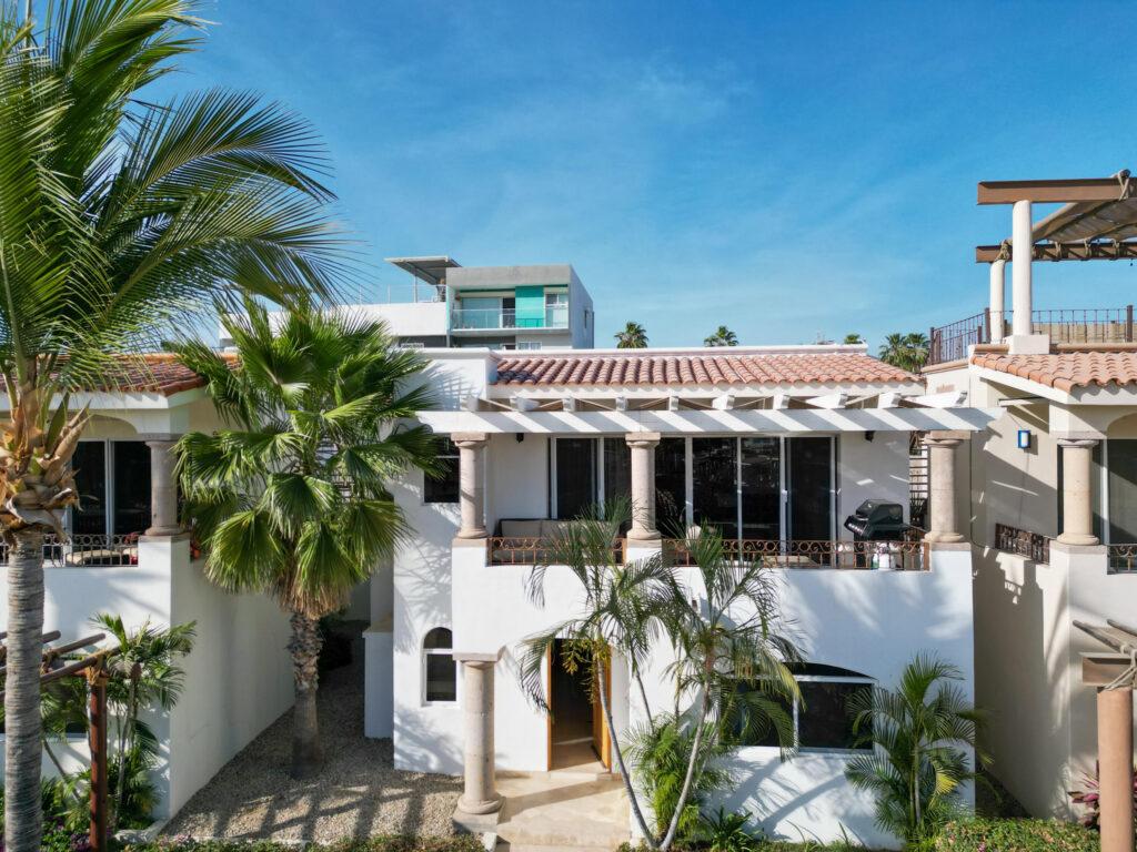 Los Cabos Santa Rosa Strategic Investment in El Zacatal: Dual-Unit Property with High ROI PotentialLocated just one block from the main Blvd. Dr. Ernesto Chánez Chávez, this property is a prime opportunity in one of San José del Cabo's high-demand rental markets. The building features two independent, spacious units designed for modern living.Unit A (2 Bedrooms): A generous layout ideal for small families or professionals. It features a full kitchen with a functional breakfast bar and a complete bathroom.Unit B (1 Bedroom): A cozy, efficient unit perfect for couples or individuals. Includes a kitchen with a built-in bar and a full bathroom. – Camino El Tezal, Cabo Corridor, BS