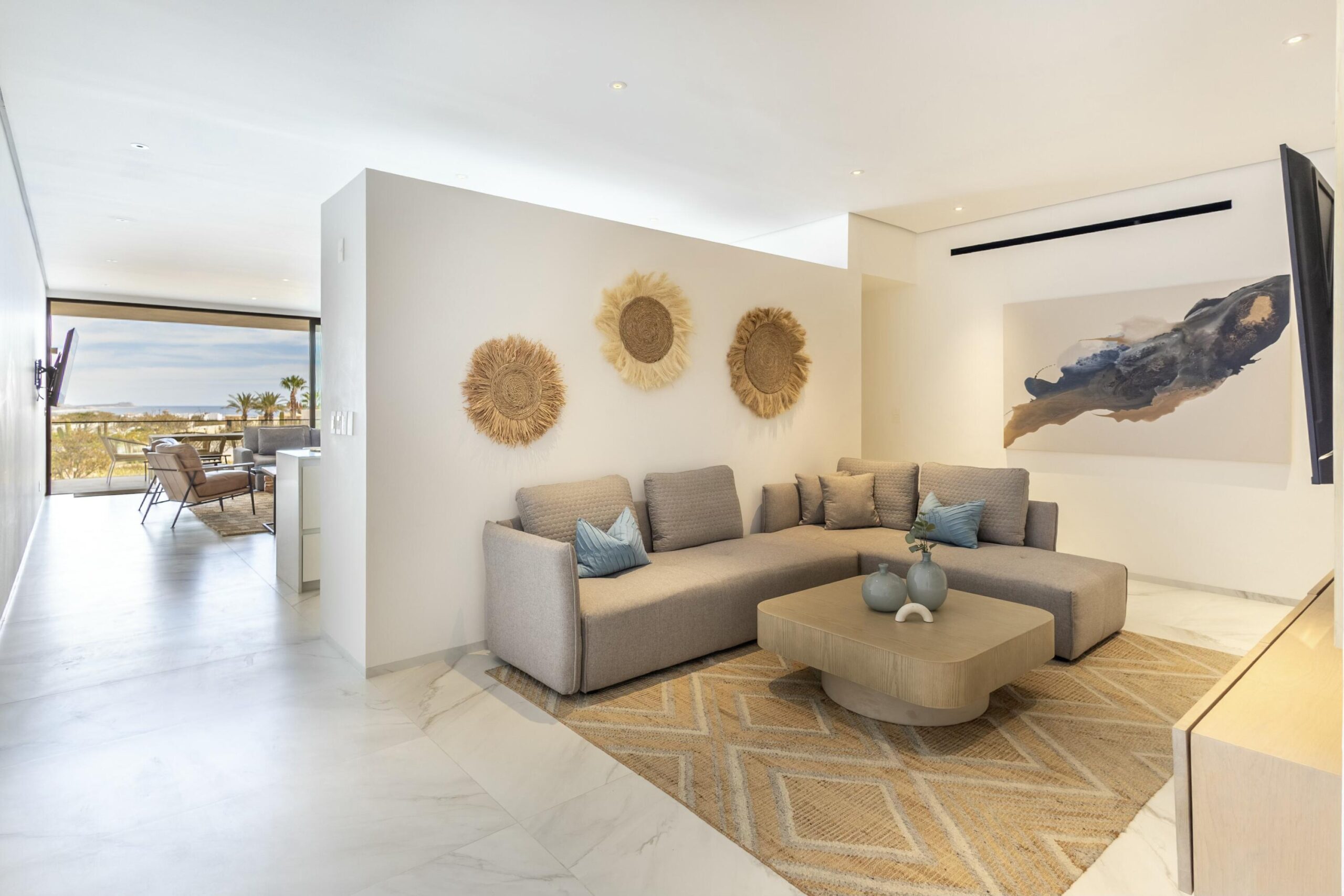 Los Cabos Bahia Del Tezal Located in the desirable ocean side area of Cabo San Lucas, within Bahía del Tezal, this bright and well-maintained 2-bedroom, 2-bathroom condo offers one of the best value opportunities in Cabo. The unit features a functional open layout with great natural light, a clean and inviting living space, and move-in ready condition. Ideal for full-time living, a vacation getaway, or a rental investment. Just minutes to Medano Beach and close to shopping, dining, and grocery stores. A great opportunity for savvy buyers seeking rental income potential and strong value. The building offers a rooftop common area with pool, lounge area, and ocean, city, and mountain for sale