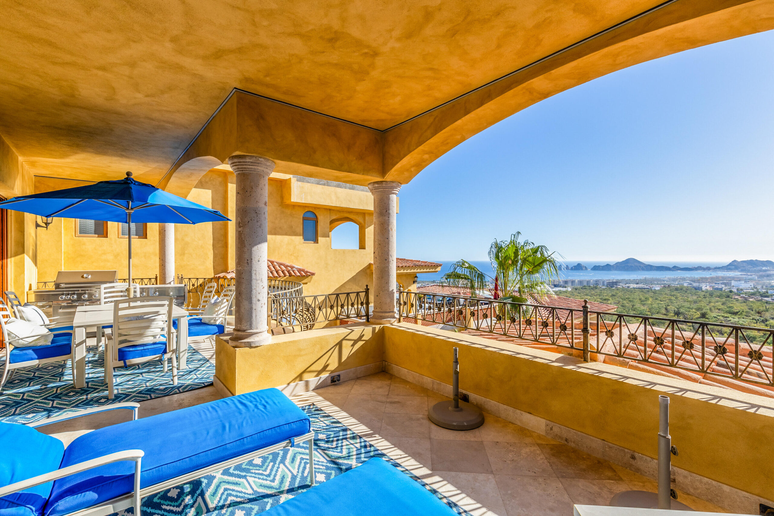 Los Cabos Tramonti This stunning penthouse condo boasts panoramic for sale