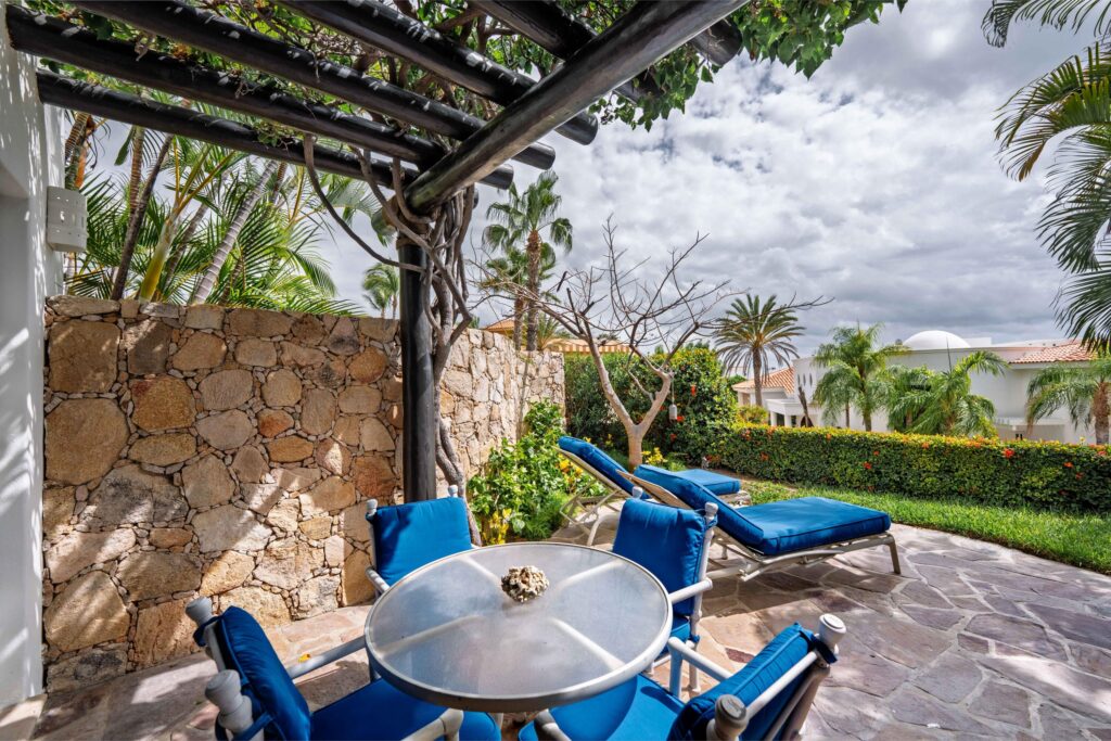 Los Cabos Lomas De La Jolla Experience easy coastal living in this renovated 1-bed/1-bath condo in the sought-after gated community of La Jolla, San José del Cabo. Just minutes from the Hotel Zone, La Jolla is loved for its California vibe, lush grounds and ocean – La Jolla Retreat, San Jose del Cabo, San Jose del Cabo, BS