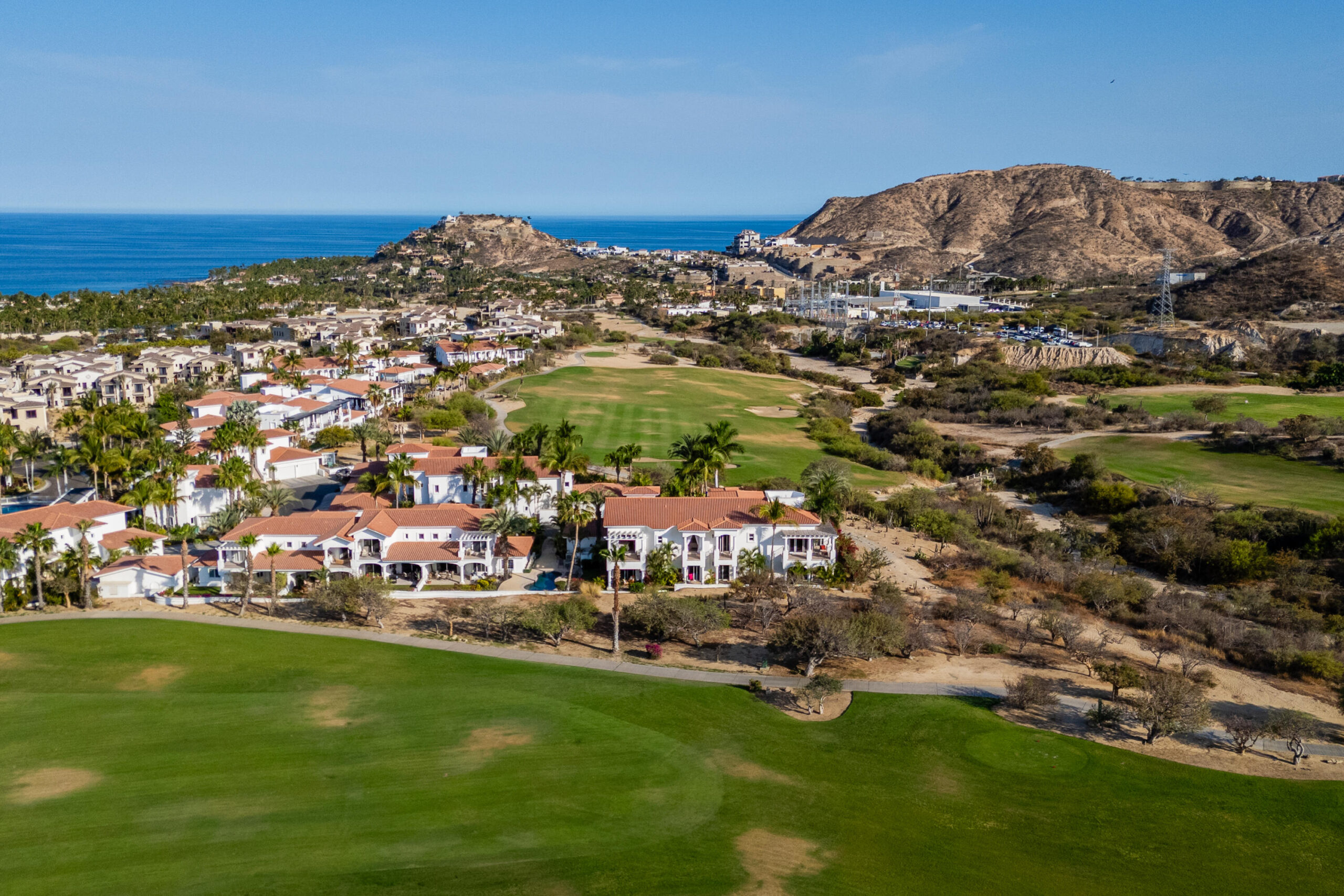Los Cabos Cora Located on Paseo del Monte, within the exclusive Club Campestre San José, a well-known development just minutes from the Los Cabos International Airport. It is also conveniently close to key amenities such as the Chedraui Selecto shopping center, schools, a golf course, and much more. All of this in a peaceful, secure, and family-friendly environment, with everything you need a short distance. The Fairway section is truly unique, as it features an interior garden on the lower levels, allowing guests of the second bedroom to enjoy a private outdoor space with complete privacy. for sale