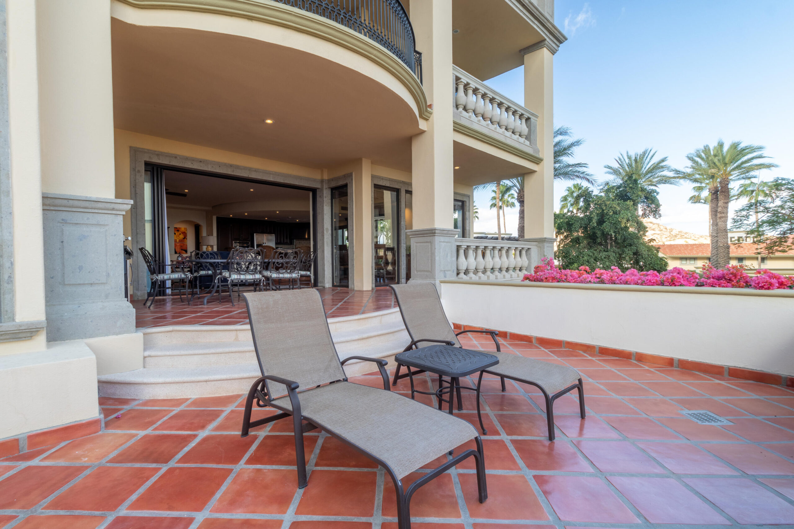 Los Cabos Villa La Estancia Villa La Estancia 3406-3 (1/4 share (13 weeks) where owners have their own separate deed and title via a Fideicomiso (Bank Trust). Villa La Estancia 3406-3 offers two spacious bedrooms along with 3 full bathrooms and comfortable interiors. Enjoy spectacular for sale