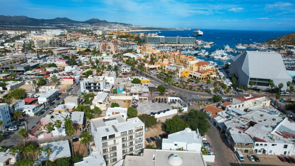 Los Cabos Idaho Condos Bright, spacious 2-bed, 2-bath condo, freshly updated with paint, updated cabinets, and quartz countertops. This stylish, move-in-ready home features a private patio just steps from a beautifully landscaped pool, plus access to the shared rooftop terrace with sweeping ocean – SUBIDA DEL COYOTE, Cabo San Lucas, BS