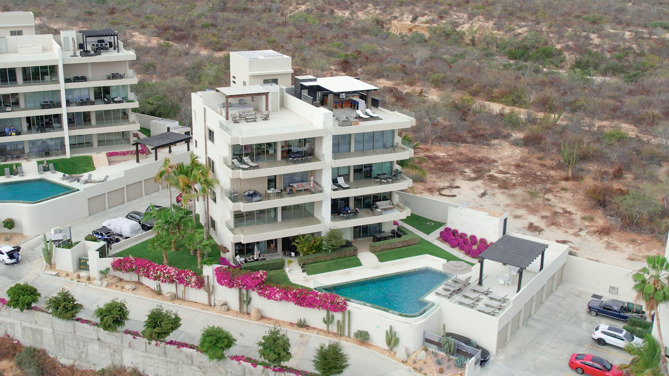 Los Cabos El Tezal E;General This luxurious apartment at Lucca Tower, Cabo San Lucas, offers spectacular for sale