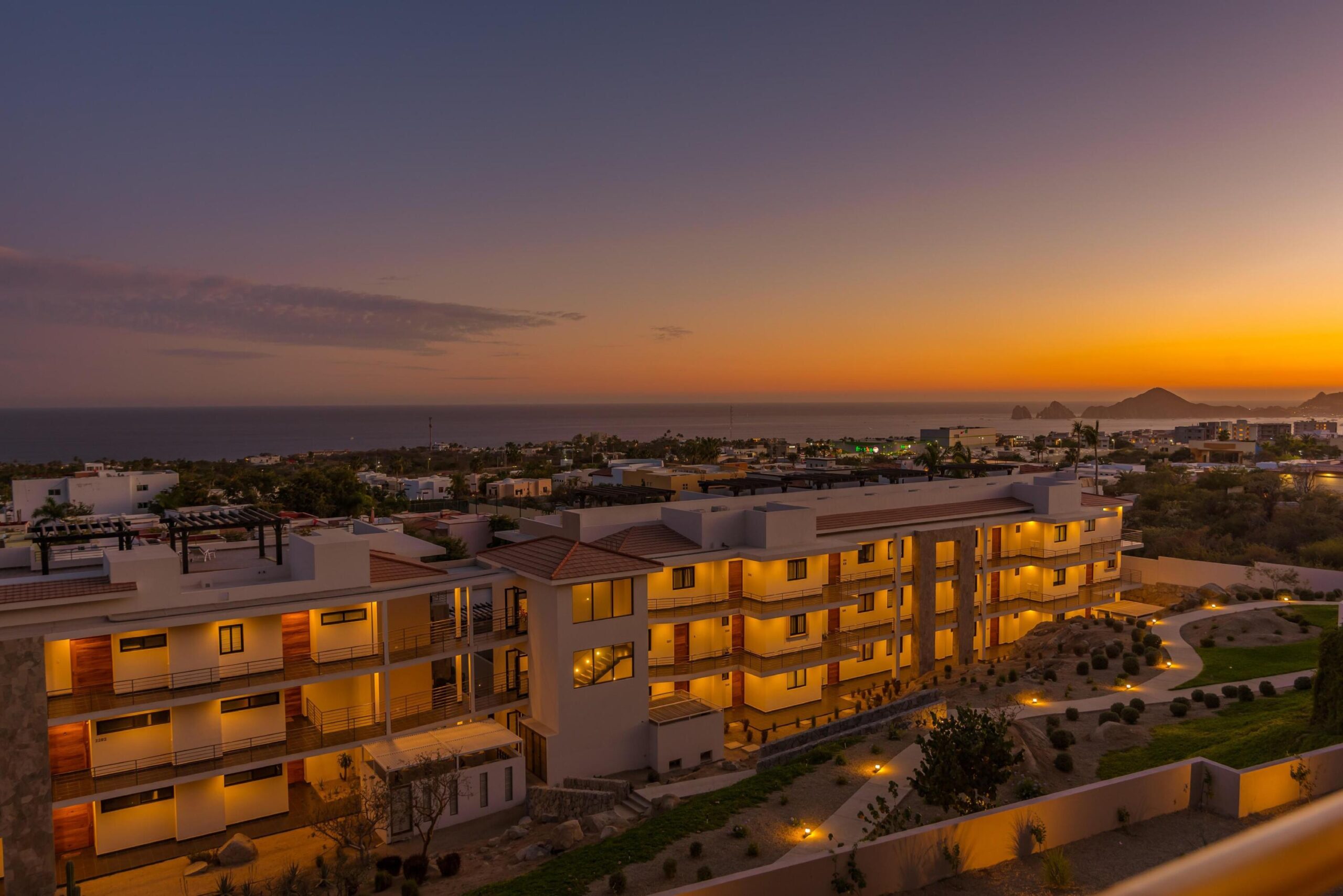 Los Cabos El Tezal E;General Lucca Tower 207 is located in El Tezal, Cabo San Lucas, within an exclusive development of only 24 condominiums. This modern unit features 2 bedrooms and 2 bathrooms, a contemporary design, private terrace with jacuzzi, and stunning for sale