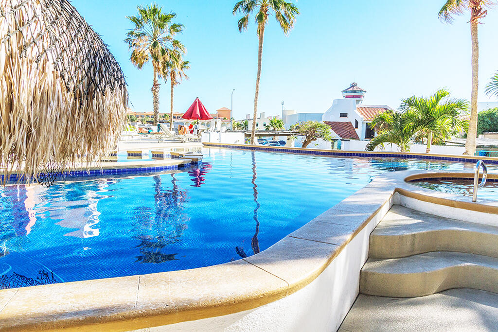 Los Cabos Monte Rocella *****PRICE REDUCTION*****Welcome to Monte Rocella, a planned master community in the heart of Tezal. This 3 bedroom 2 bathroom 4th floor level PENTHOUSE- OCEAN for sale