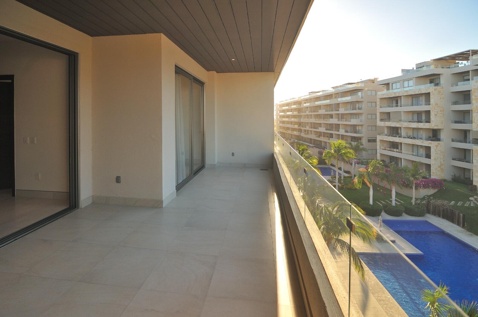 Los Cabos Vista Vela Iii This 2-bedroom condo in Vistavela 3 stands out for its layout, condition, and prime location within one of the most established communities in El Tezal.Delivered fully equipped, including A/C, kitchen, and appliances , it's move-in or rental ready with minimal additional investment.Residents enjoy resort-style amenities such as pools, gym, tennis courts, and a clubhouse, all within a gated community with controlled access. Conveniently located near Costco, Soriana, and the beach.A practical opportunity for buyers seeking comfort, convenience, and long-term value in Los Cabos. for sale
