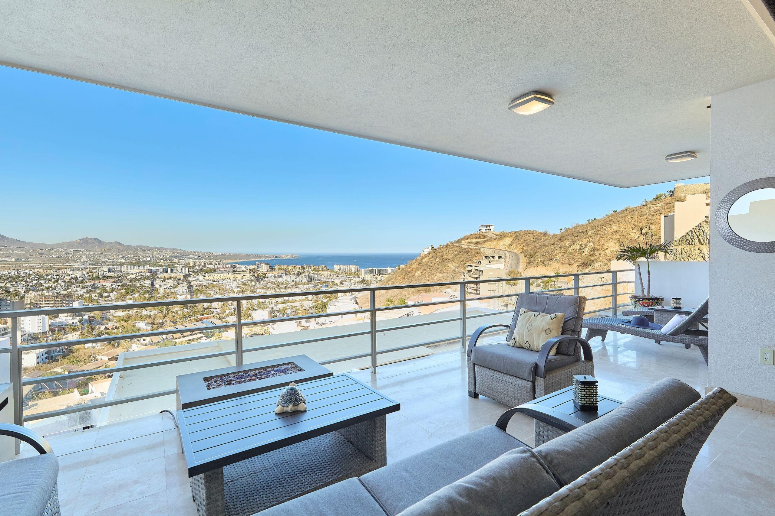 Los Cabos Cascadas Welcome to Las Cascadas 611, a beautifully positioned residence in the prestigious Pedregal community of Cabo San Lucas. This 2-bedroom, 2-bathroom condo offers breathtaking – Camino Bonito, Cabo San Lucas, BS