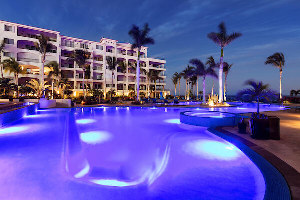 Los Cabos Tortuga Bay Wake up to the sound of the Sea of Cortez at Tortuga Bay, a move-in-ready beachfront community in the heart of San Jose del Cabo. With owners already onsite and 60-day closings available, this is a rare opportunity to own a brand-new beachfront residence ready to enjoy immediately or place into a rental program. Residents enjoy resort-style amenities including pools, Jacuzzi spas, fitness center, pickleball courts, BBQ areas, and direct beach access within a secure gated community. Unit 3415 is a beautifully designed 2BR/2BA residence with over 1,600 sq.ft. of beachfront living, featuring open-concept living and dining areas, spacious bedrooms, premium finishes, and a large covered terrace ideal for enjoying ocean breezes and Cabo sunsets. – Vista Vela ph. 3 penthouse, Cabo Corridor, Cabo Corridor, BS