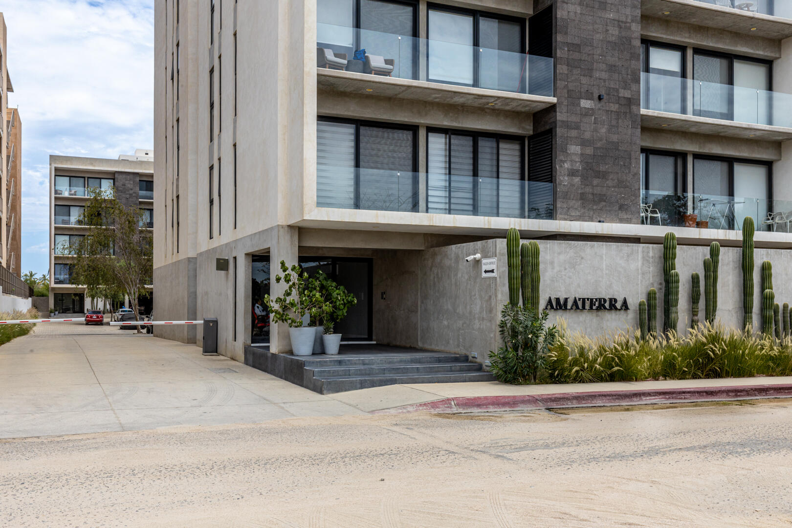 Los Cabos Montemar Pedregal Located in the exclusive Montemar Residences in Pedregal, Cabo San Lucas, this beautifully appointed third-floor condo offers 2 bedrooms, 2 bathrooms, and stunning – Via La Paloma, Cabo Corridor, BS